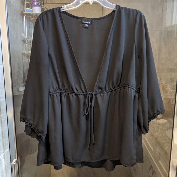 Torrid Black Gauze Kimono Style Blouse - Picture 2 of 8